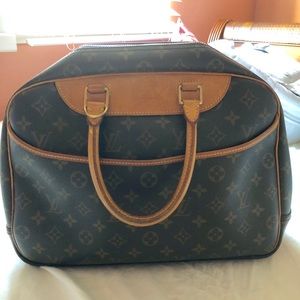 [SOLD] Louis Vuitton Deauville